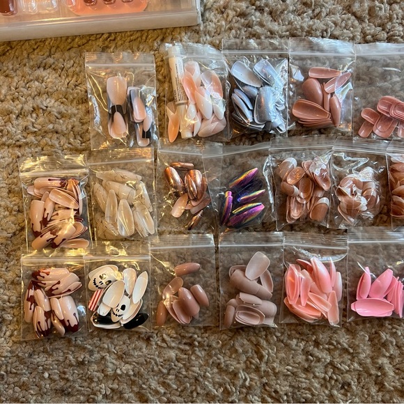 Glue On Nail Bundle - Picture 5 of 7